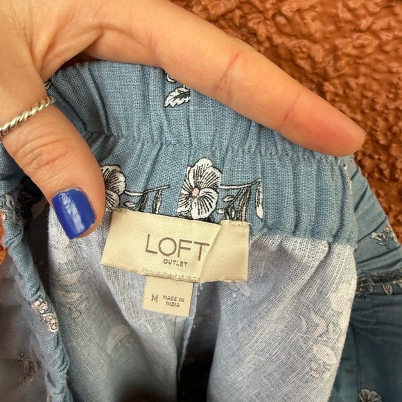 Ann Taylor LOFT Outlet Linen Blend Skirt Size Medium Blue Floral Boho Pockets - Picture 2 of 6